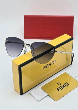 Женские солнцезащитные очки #22944776