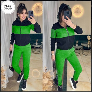 Спортивный костюм 22985593