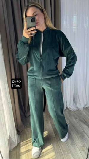 Спортивный костюм 23047907