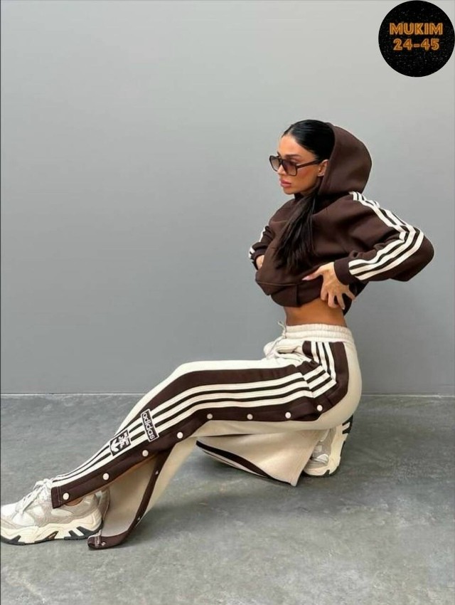 Спортивный костюм
