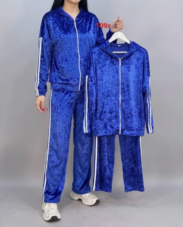 Костюм