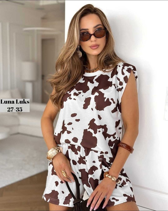 Спортивный костюм 22931850