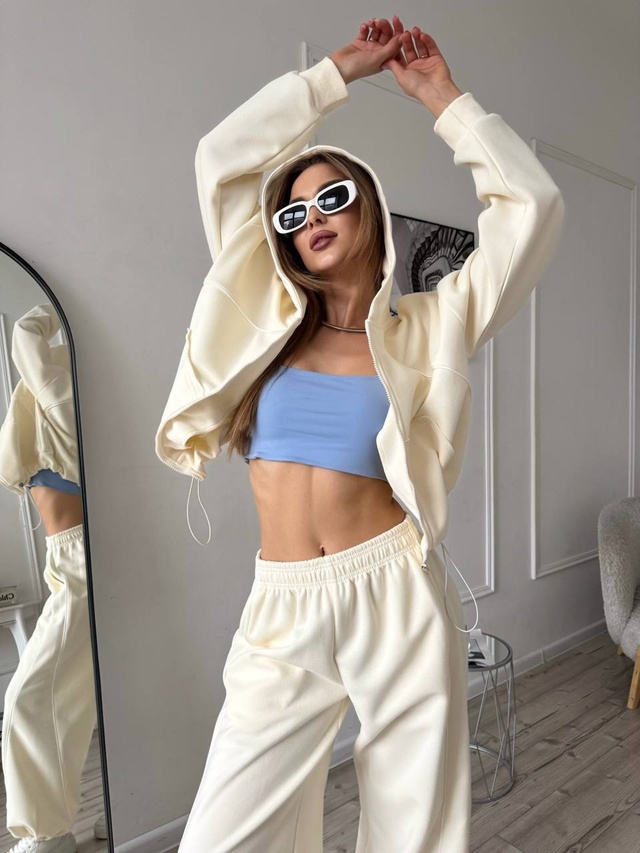 Спортивный костюм 22937781