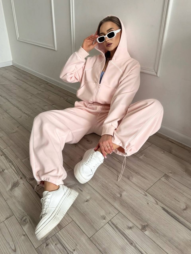 Спортивный костюм 22937782