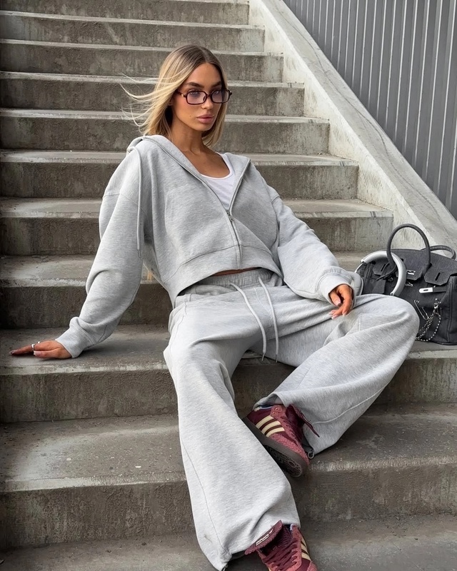 Спортивный костюм 22944624