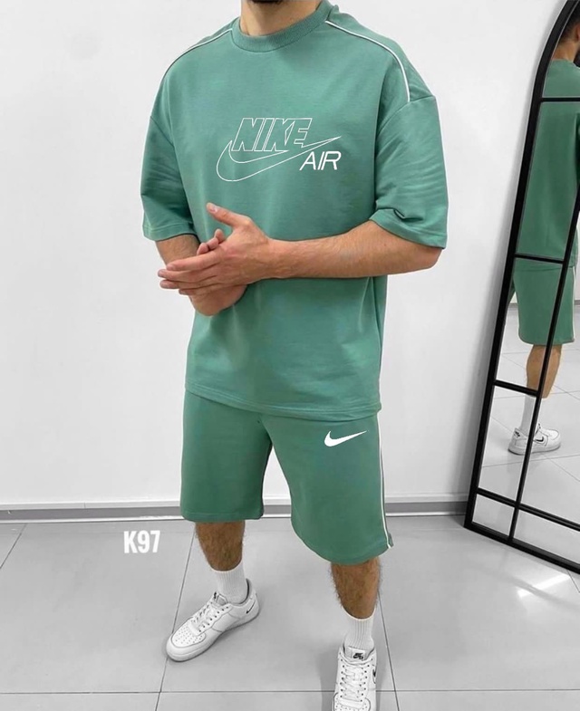 Спортивный костюм 22946932