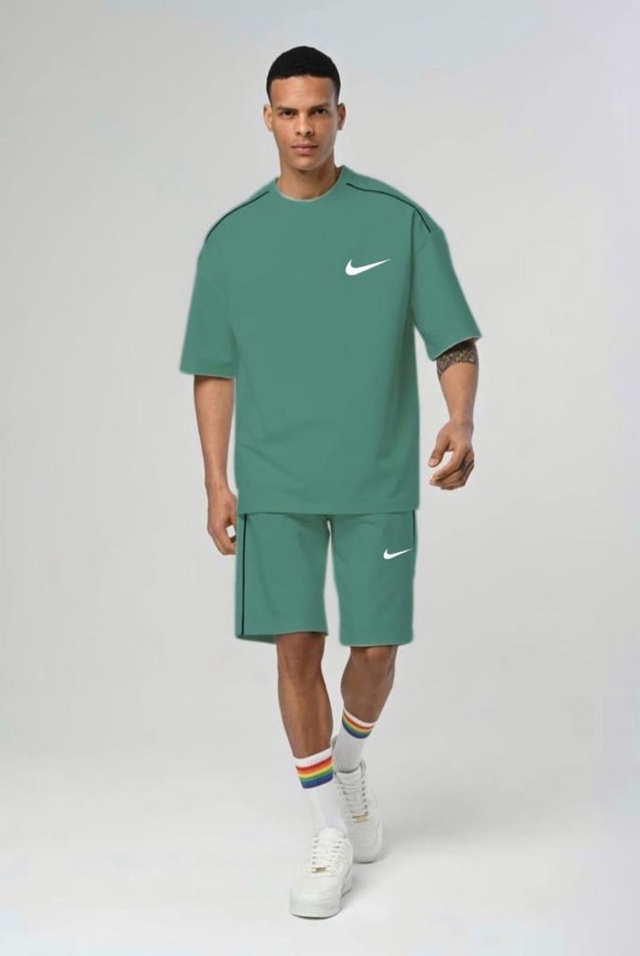 Спортивный костюм 22946933