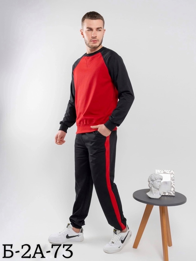 Спортивный костюм 22948715