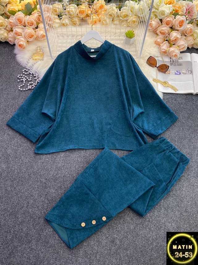 Спортивный костюм 22950077