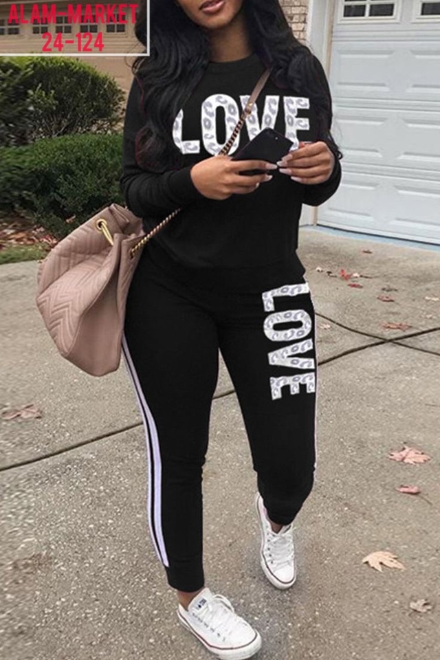 Спортивный костюм 22948815