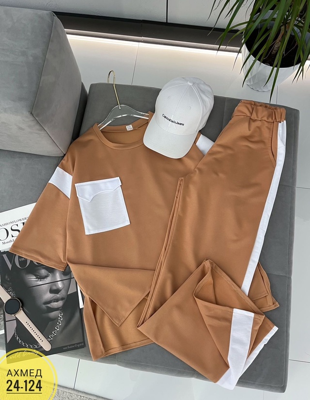 Спортивный костюм 22956142