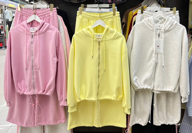 Спортивный костюм 22961325