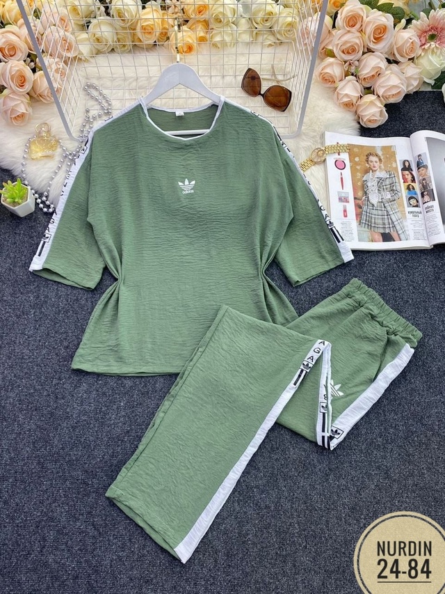 Спортивный костюм 22961924