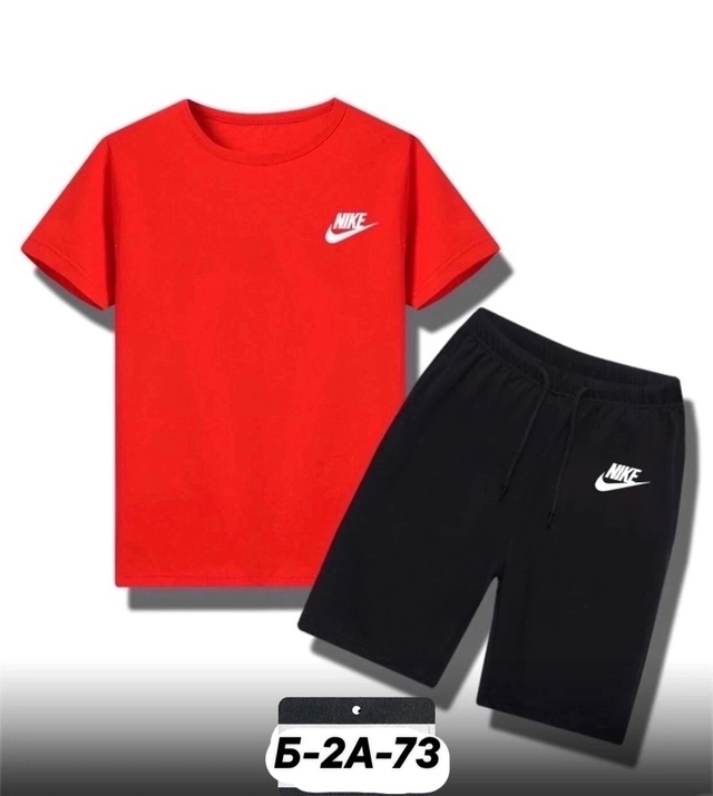 Спортивный костюм 22961336