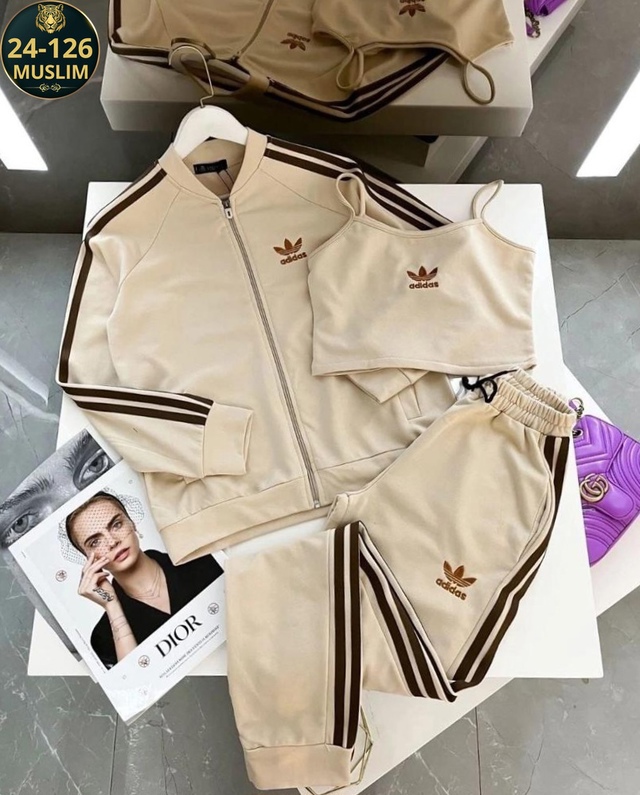 Спортивный костюм 22962376