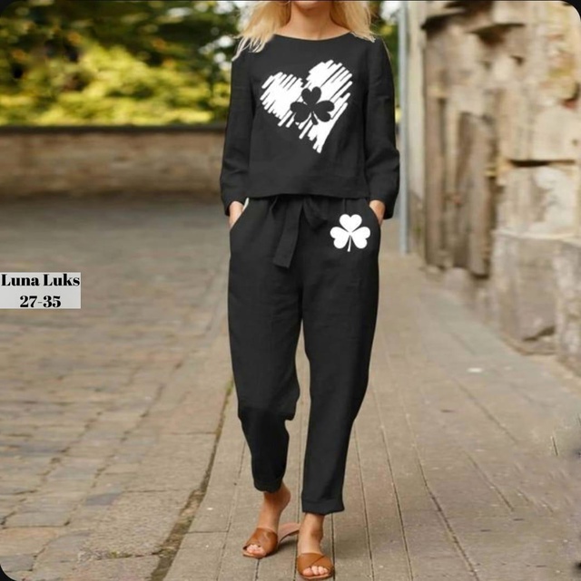 Спортивный костюм 22965530