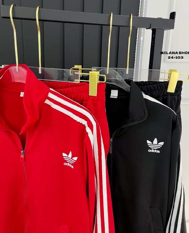 Спортивный костюм 22973375