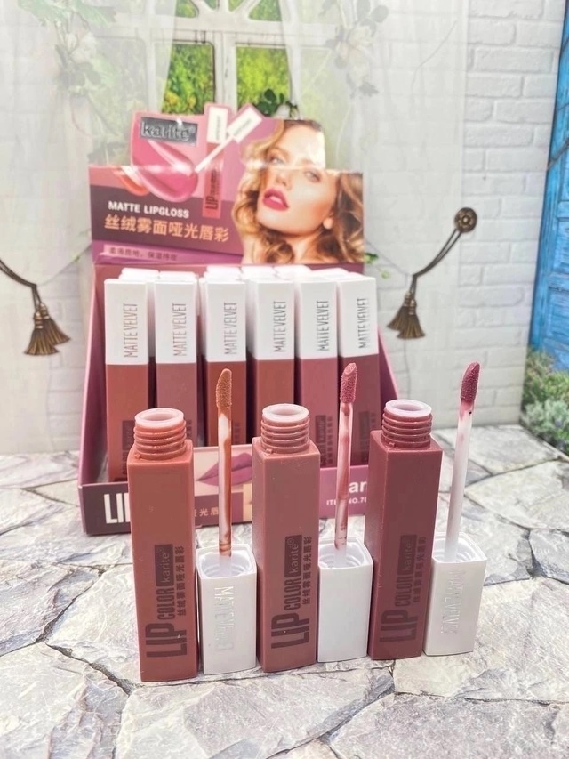 Помада 22976986