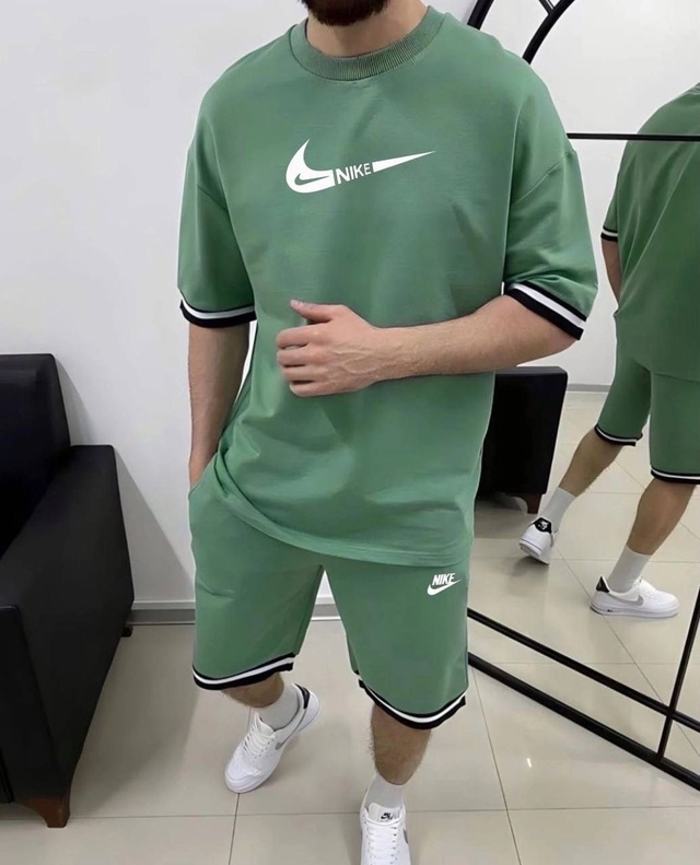 Спортивный костюм 22977173