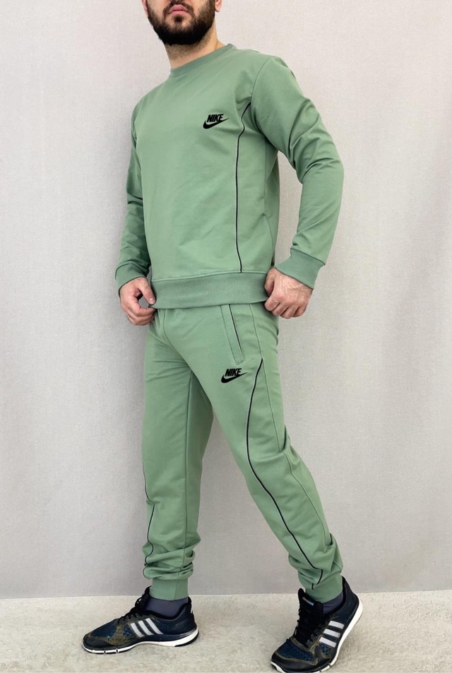 Спортивный костюм 22979697