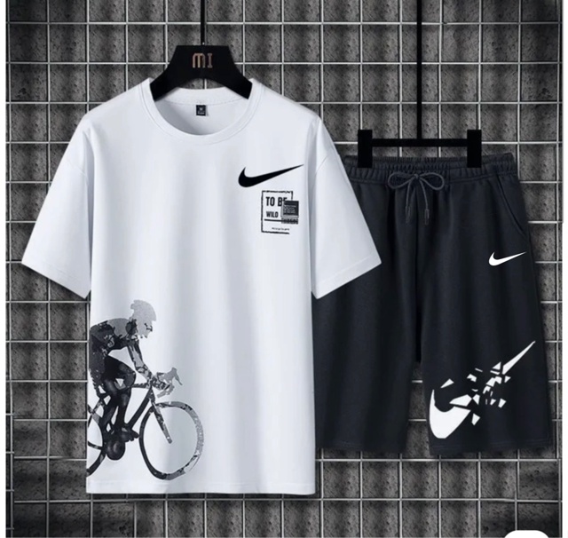 Спортивный костюм 22979458