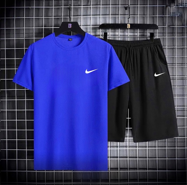 Спортивный костюм 22979699