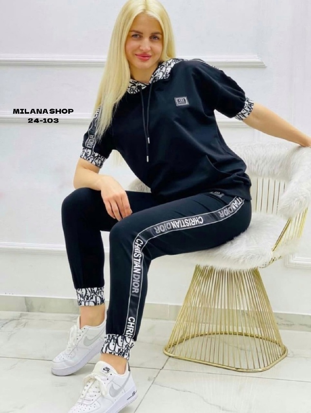 Спортивный костюм 22988404