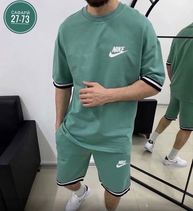 Спортивный костюм 22991774