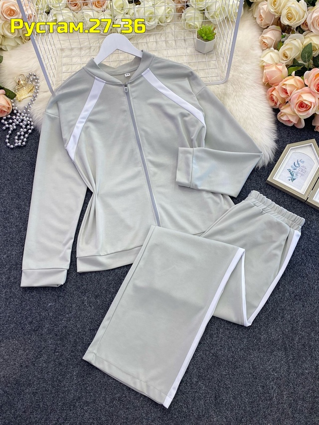 Спортивный костюм 22996458