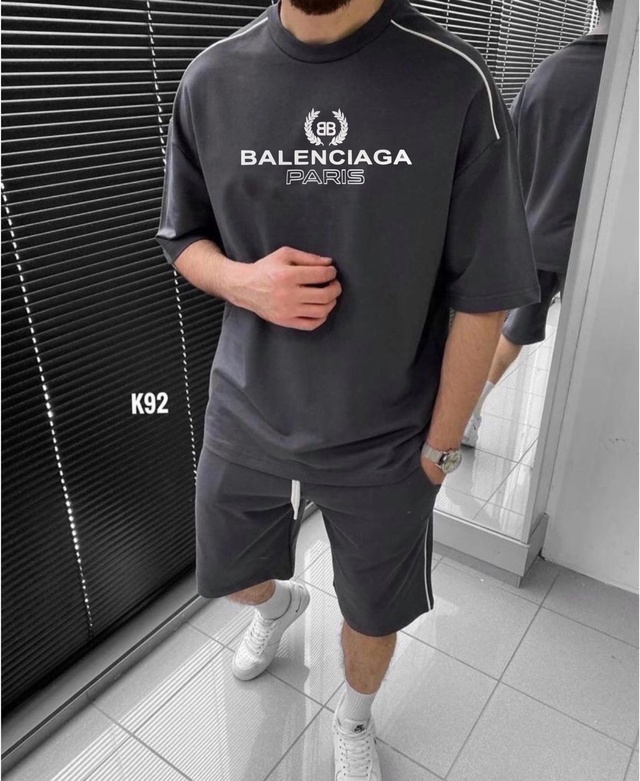 Спортивный костюм 22996649