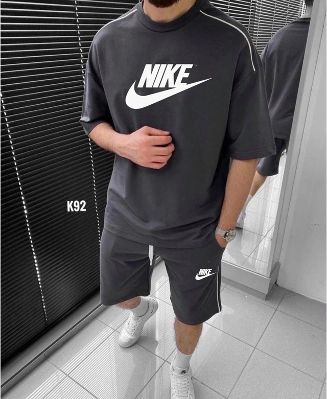 Спортивный костюм 22996649