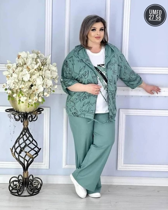 Спортивный костюм 22999615