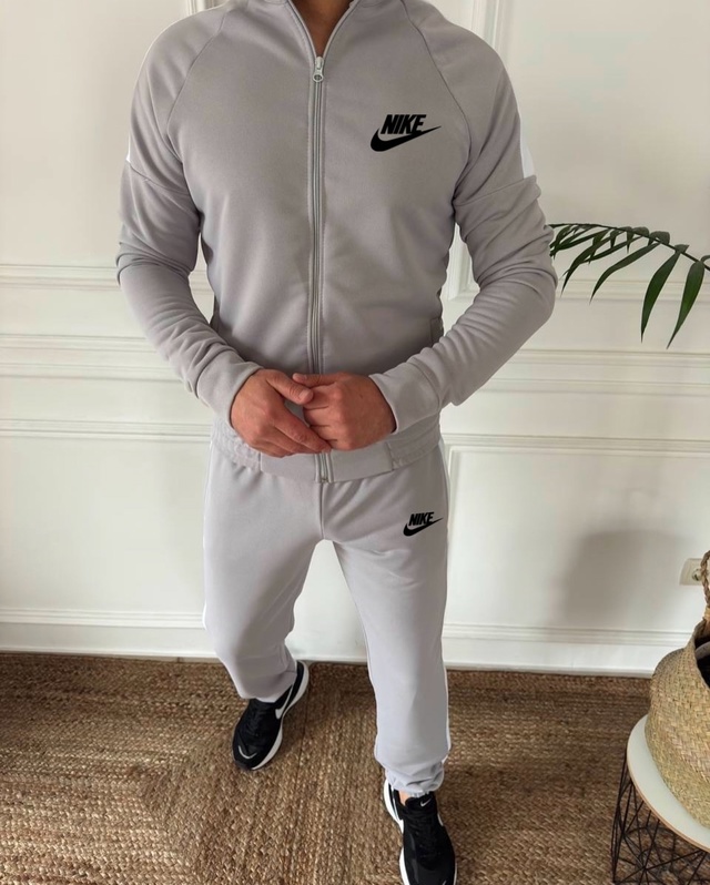 Спортивный костюм 23001289