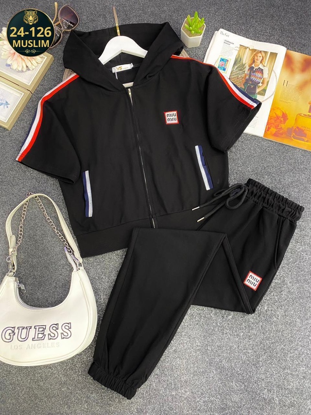 Спортивный костюм 23007678