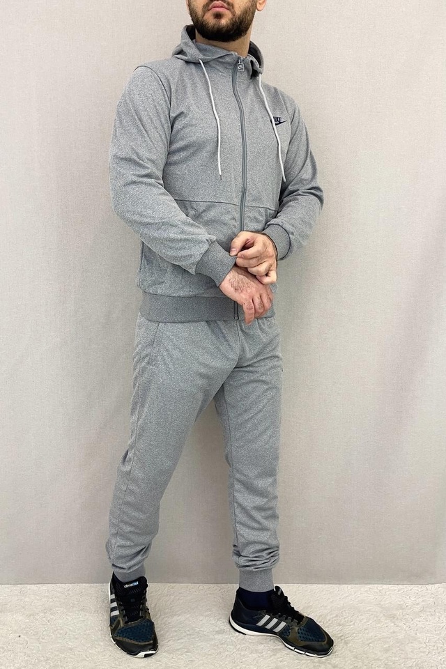 Спортивный костюм 23015951