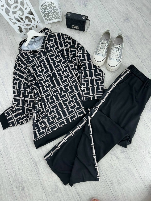 Спортивный костюм 23016445