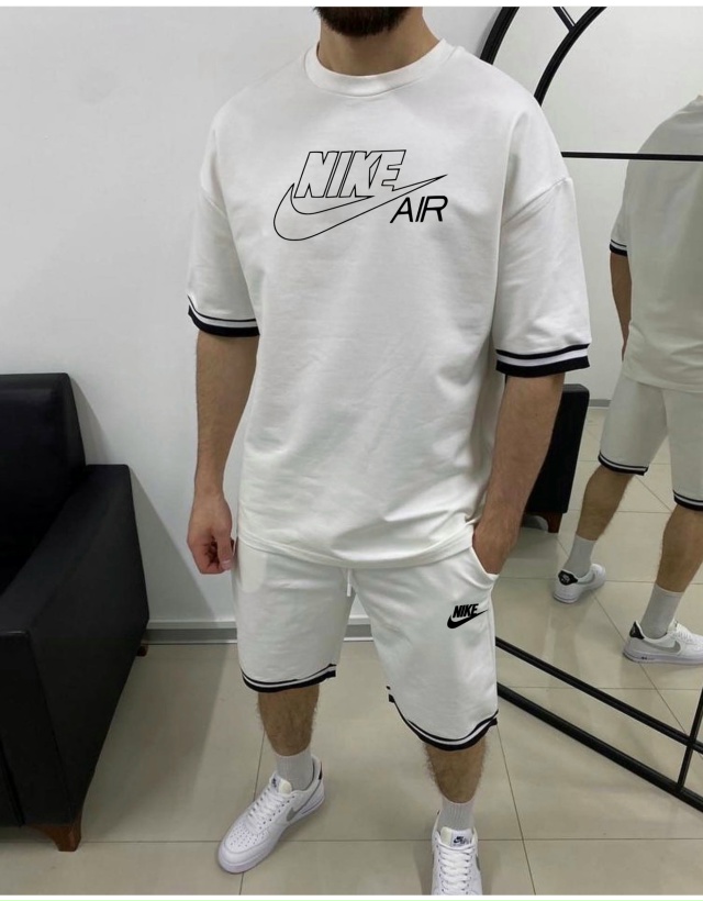 Спортивный костюм 23023857