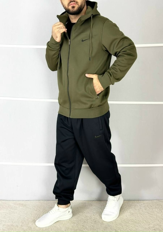 Спортивный костюм 23025978