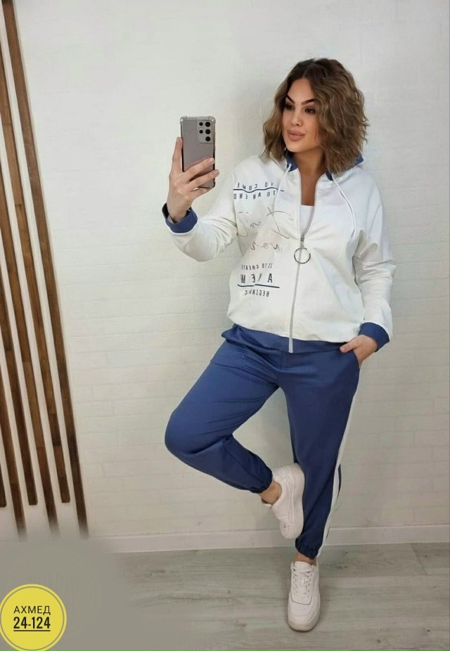 Спортивный костюм 23027811