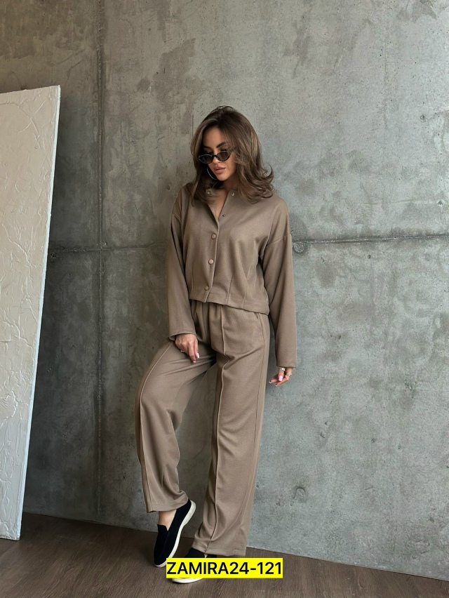 Спортивный костюм 23027183