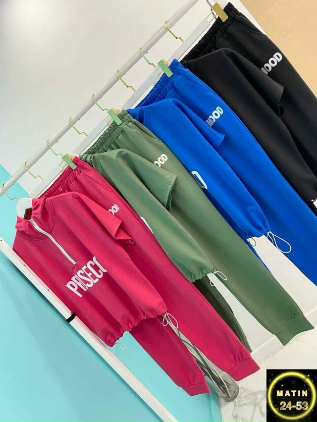 Спортивный костюм 23035676