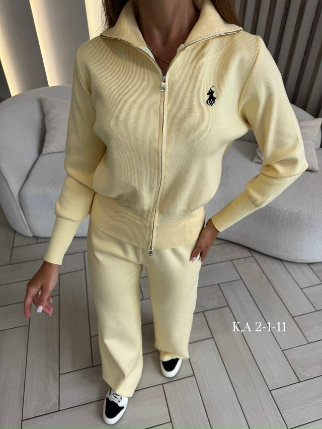 Спортивный костюм 23034897