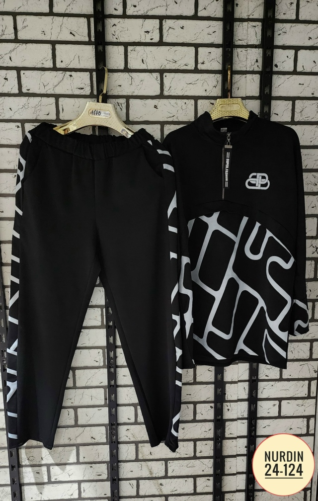 Спортивный костюм 23036237