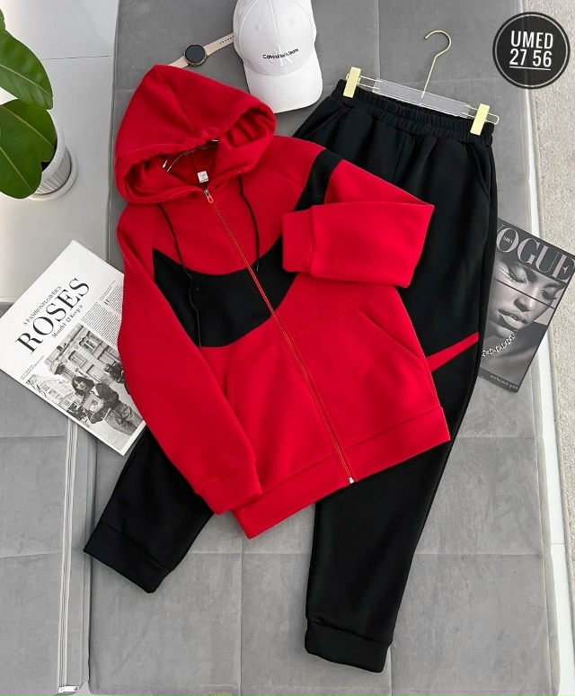 Спортивный костюм 23040859