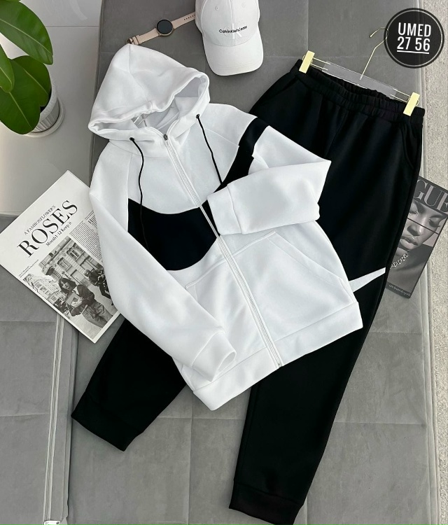 Спортивный костюм 23040859