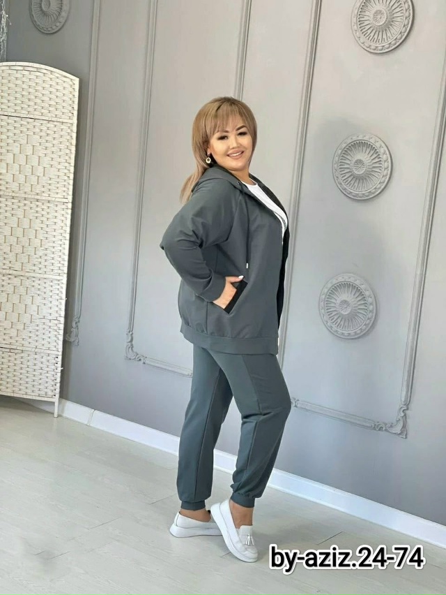 Спортивный костюм 23040636