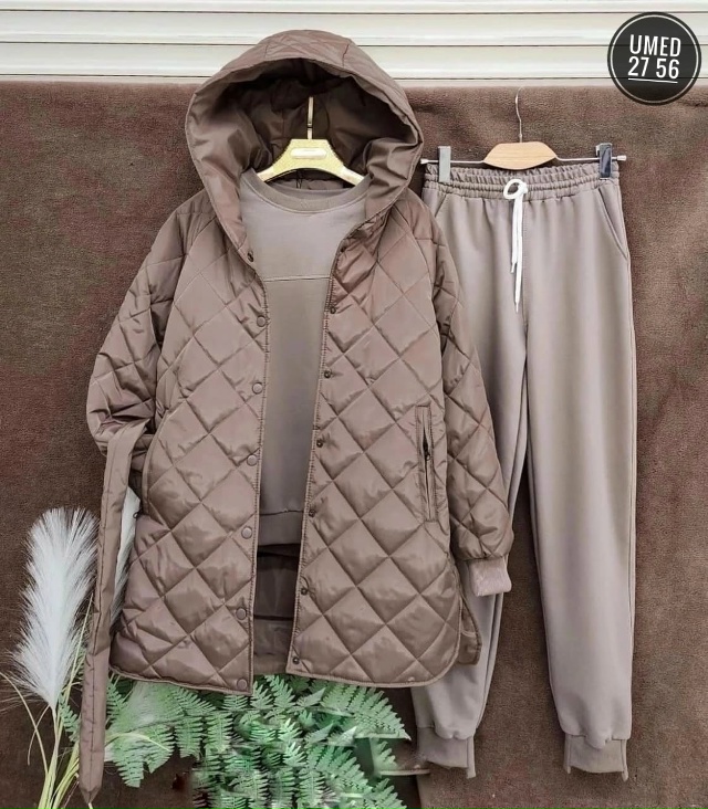 Спортивный костюм 23046352