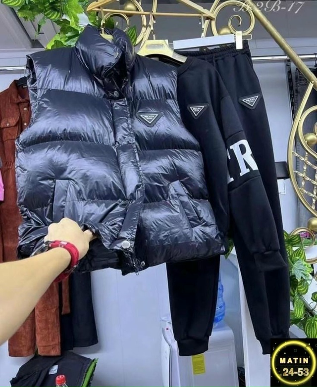 Спортивный костюм 23047859