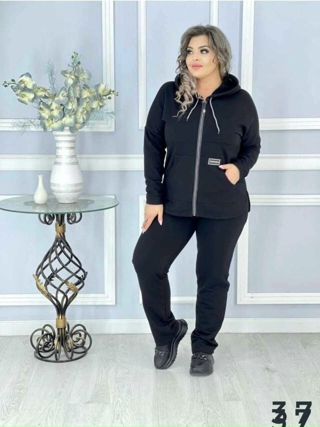 Спортивный костюм 23047879