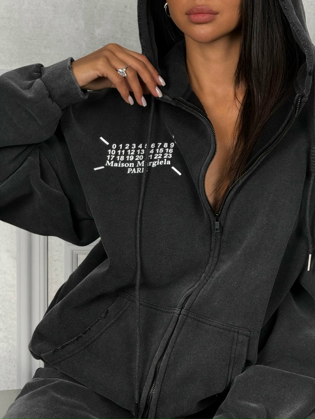 Костюм 23047526